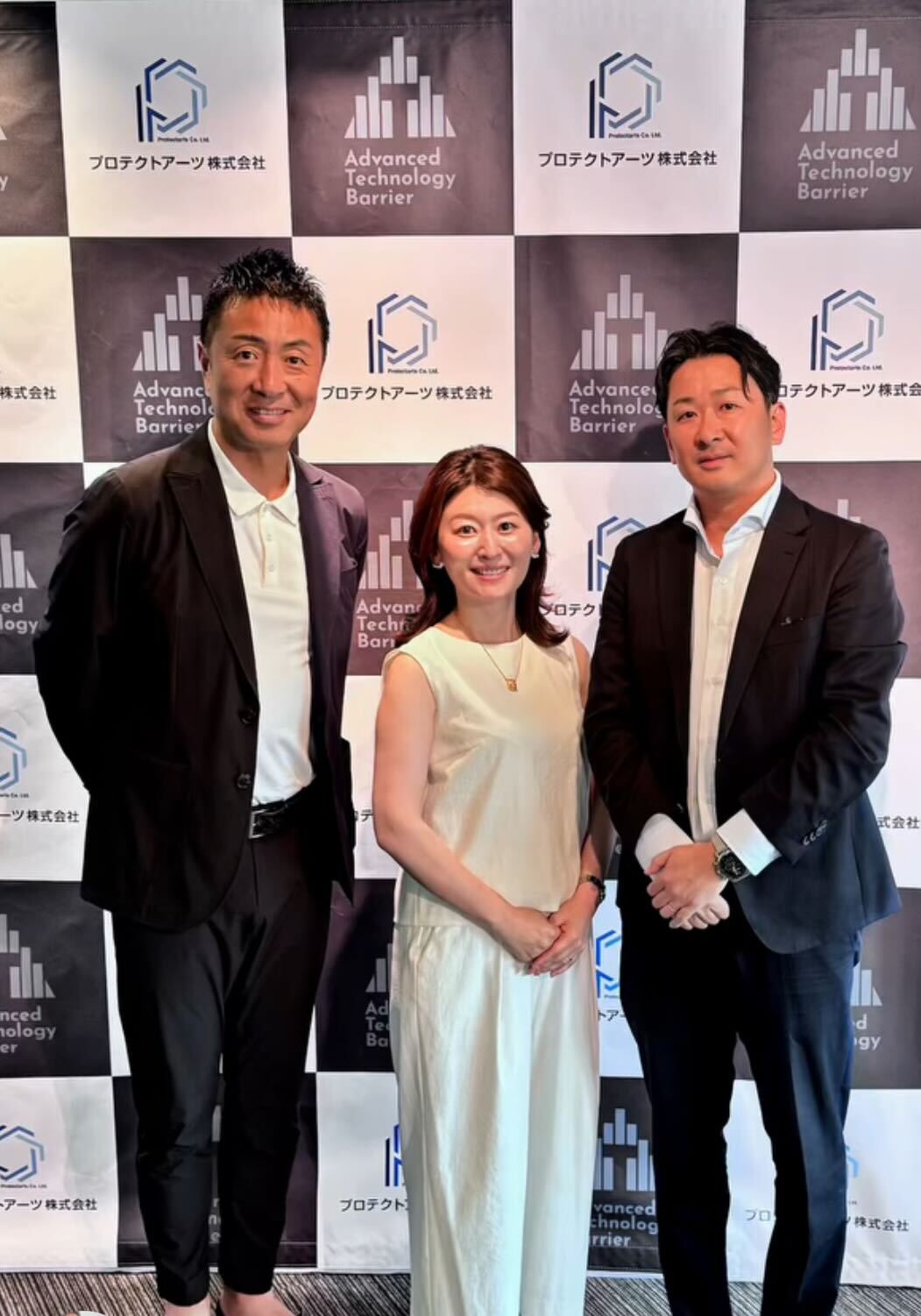 国井美佐が記者会見の司会を務めました